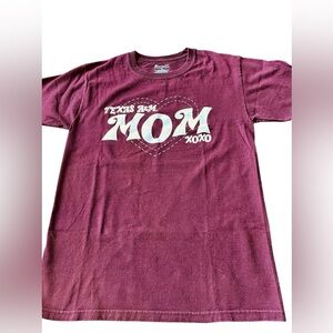 Texas A&M Mom T-shirt, small Maroon